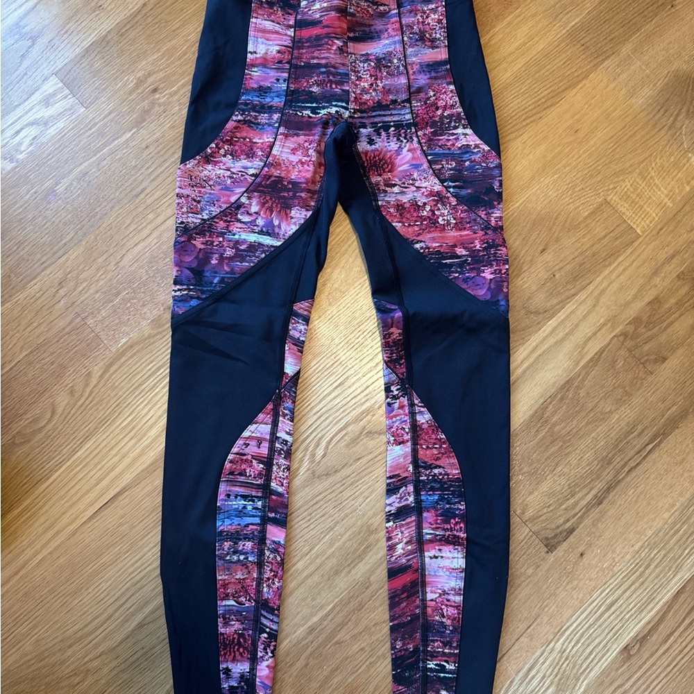 lululemon athletica Leggings in Black and Pink Print
